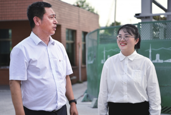 管百家事，暖万人心——记第八届湖南省“人民满意的公务员”管婧